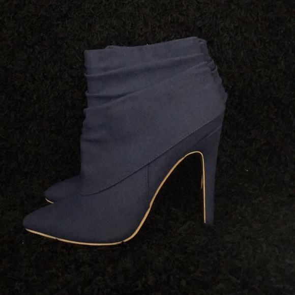 Heels - Picture 3 of 4